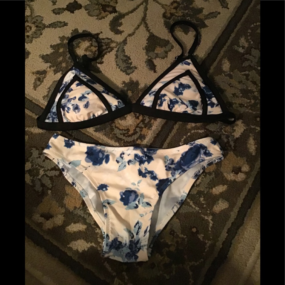 Bikini blue white black triangle top floral (S) matching bottom nice look
